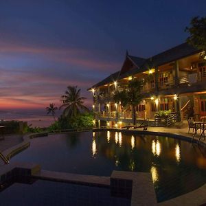 Sea Rock Resort